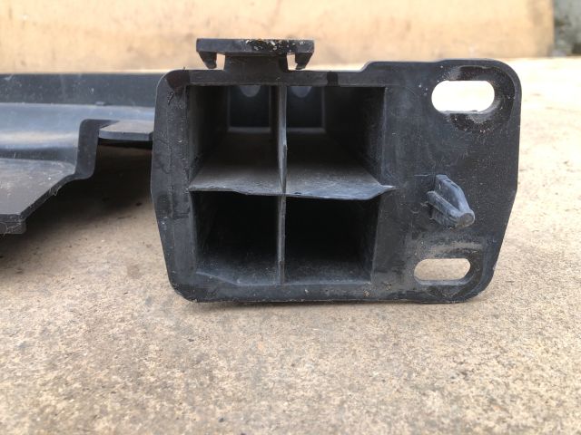 bontott CITROËN C3 PICASSO Első Lökhárító Alsó (Műanyag)