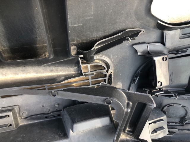 bontott CITROËN C3 PICASSO Első Lökhárító (Részeivel)