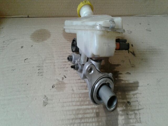 bontott CITROËN C3 PICASSO Főfékhenger