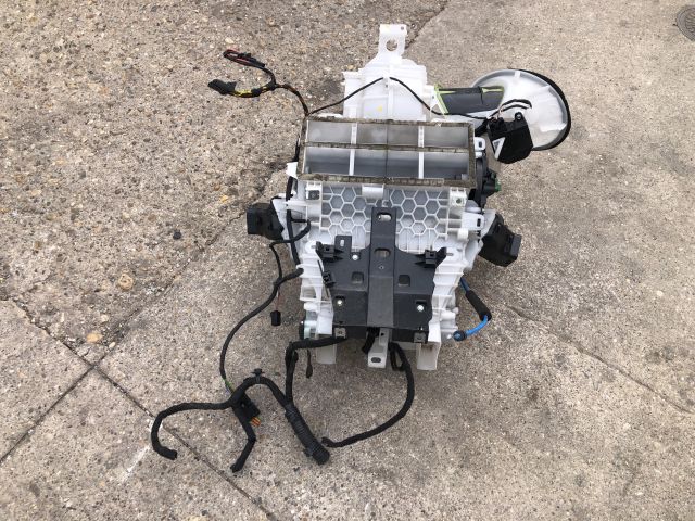 bontott CITROËN C3 PICASSO Fűtés Box