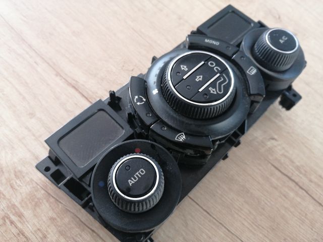 bontott CITROËN C3 PICASSO Fűtéskapcsoló (digit klímás)