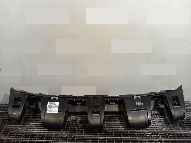 bontott CITROËN C3 PICASSO Hátsó középső Lökhárító Tartó (Műanyag)