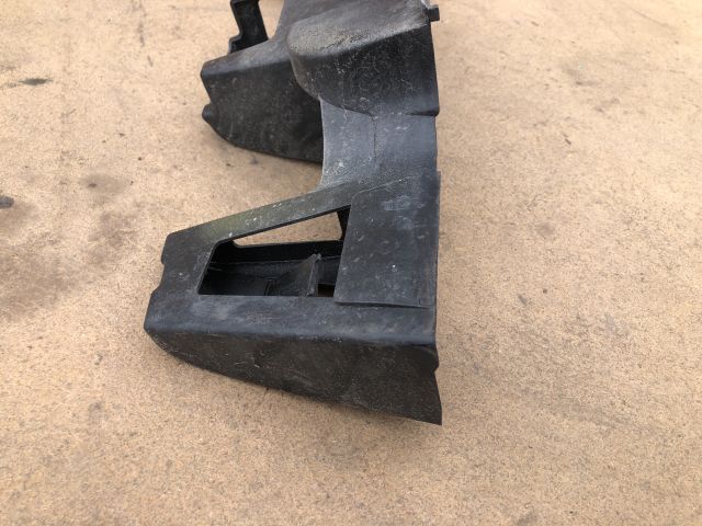 bontott CITROËN C3 PICASSO Hátsó középső Lökhárító Tartó (Műanyag)