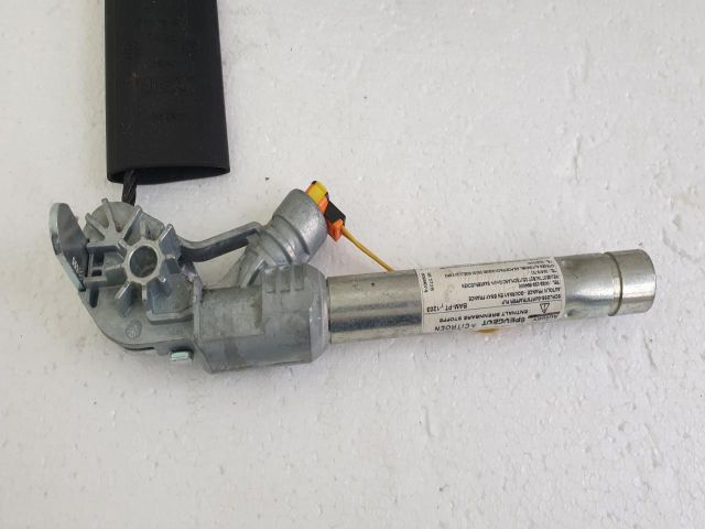 bontott CITROËN C3 PICASSO Jobb első Övfeszítő