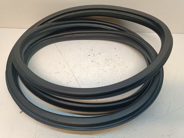 bontott CITROËN C3 PICASSO Jobb hátsó Gumikéder