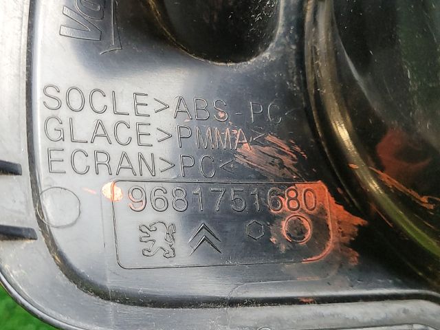 bontott CITROËN C3 PICASSO Jobb Ködzárófény