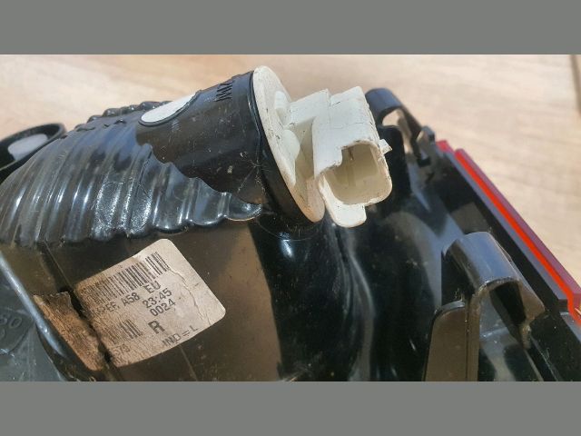 bontott CITROËN C3 PICASSO Jobb Ködzárófény