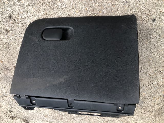 bontott CITROËN C3 PICASSO Kesztyűtartó