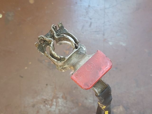 bontott CITROËN C3 Pozitív Kábel