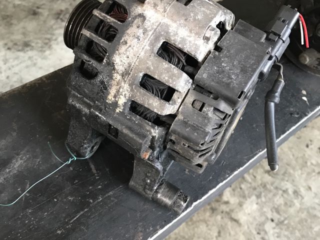 bontott CITROËN C4 Generátor