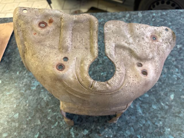 bontott CITROËN C4 Leömlő Hővédő Lemez