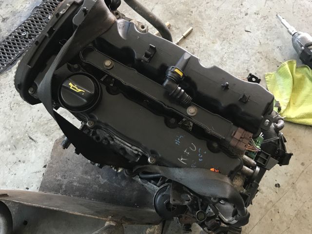 bontott CITROËN C4 Motor (Fűzött blokk hengerfejjel)