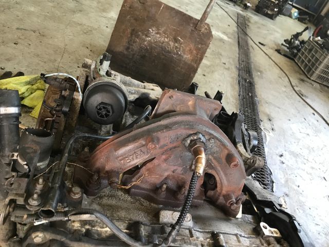 bontott CITROËN C4 Motor (Fűzött blokk hengerfejjel)