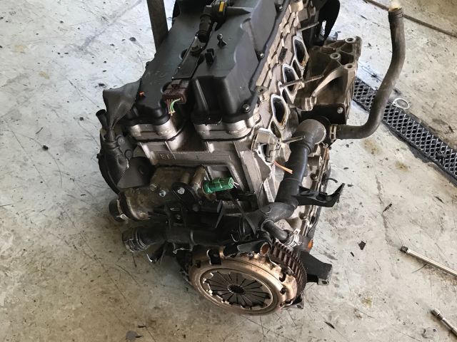 bontott CITROËN C4 Motor (Fűzött blokk hengerfejjel)