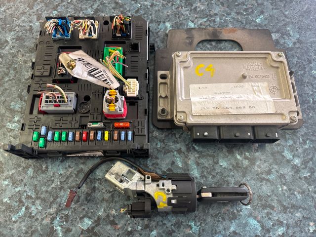 bontott CITROËN C4 Motorvezérlő