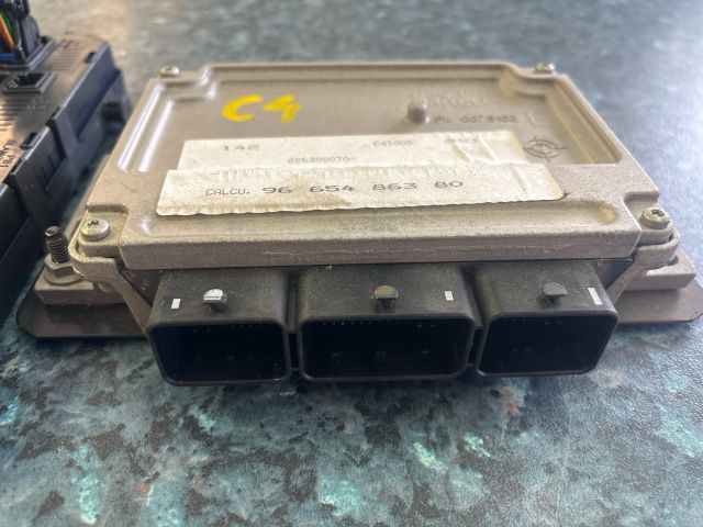 bontott CITROËN C4 Motorvezérlő