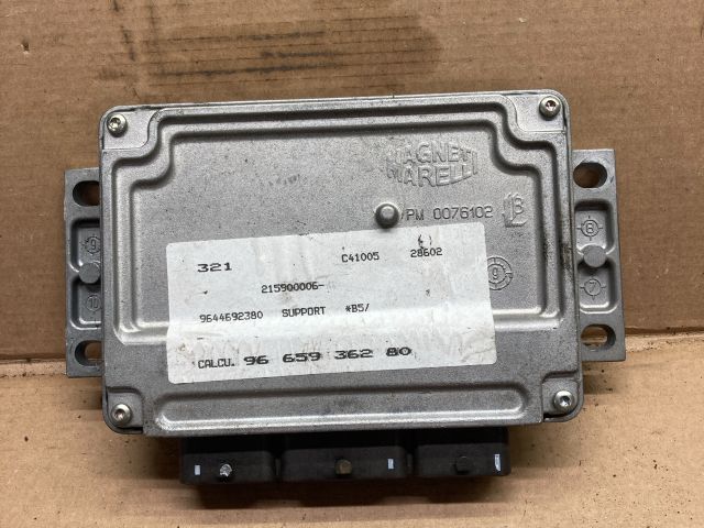 bontott CITROËN C4 Motorvezérlő