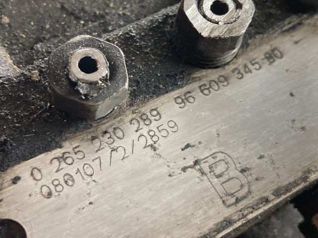 bontott CITROËN C4 ABS Kocka