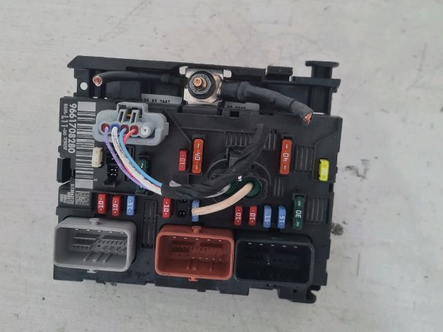 bontott CITROËN C4 Biztosítéktábla Motortér