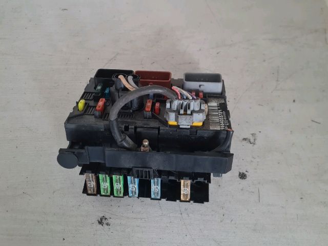 bontott CITROËN C4 Biztosítéktábla Motortér