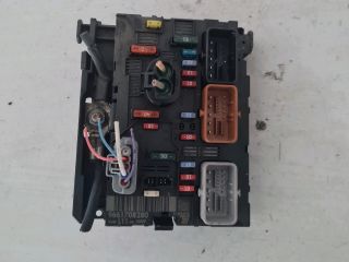 bontott CITROËN C4 Biztosítéktábla Motortér