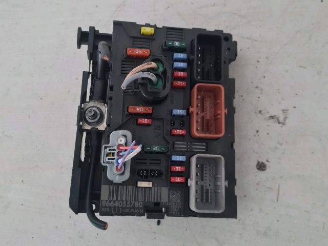 bontott CITROËN C4 Biztosítéktábla Motortér