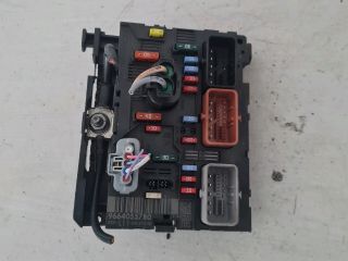 bontott CITROËN C4 Biztosítéktábla Motortér