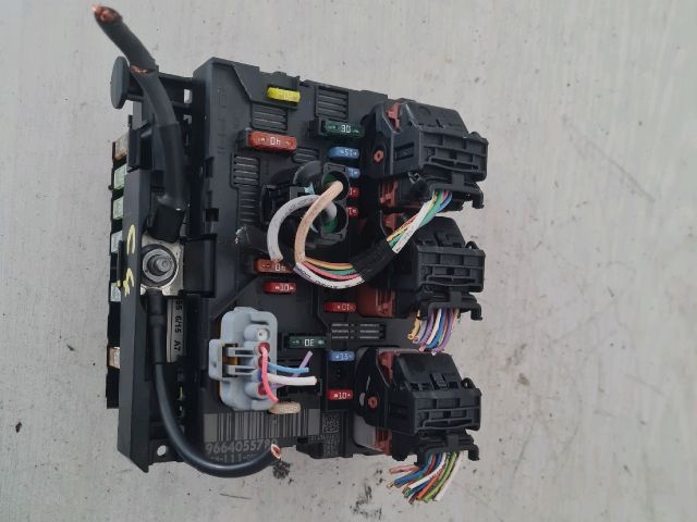 bontott CITROËN C4 Biztosítéktábla Motortér