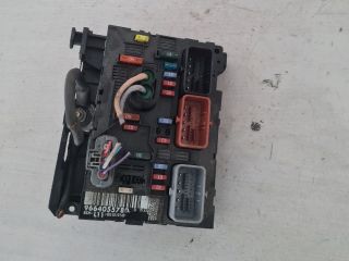 bontott CITROËN C4 Biztosítéktábla Motortér