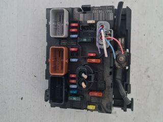 bontott CITROËN C4 Biztosítéktábla Motortér