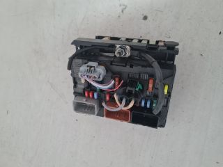 bontott CITROËN C4 Biztosítéktábla Motortér