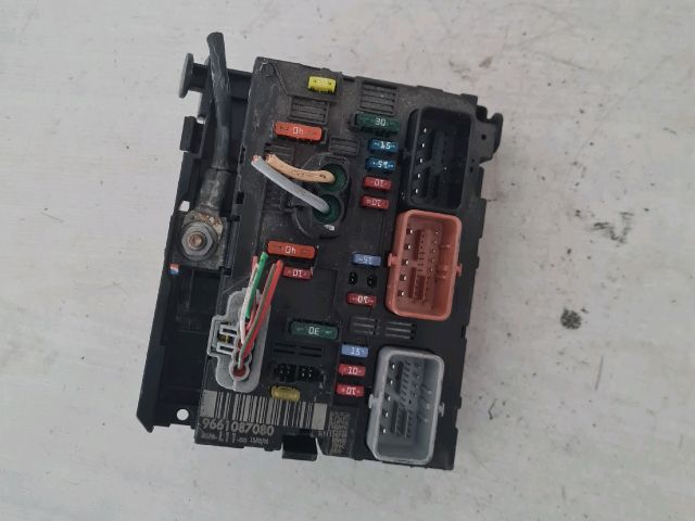 bontott CITROËN C4 Biztosítéktábla Motortér