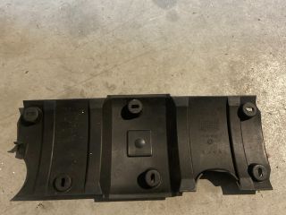 bontott CITROËN C4 Középső Motorburkolat