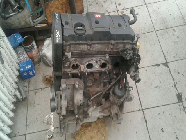 bontott CITROËN C4 Motor (Fűzött blokk hengerfejjel)