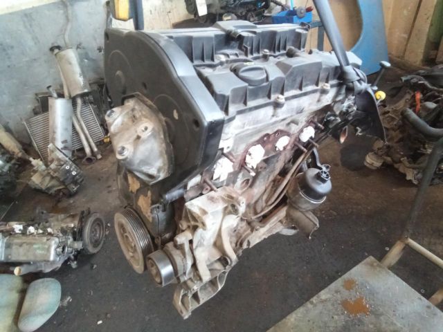 bontott CITROËN C4 Motor (Fűzött blokk hengerfejjel)