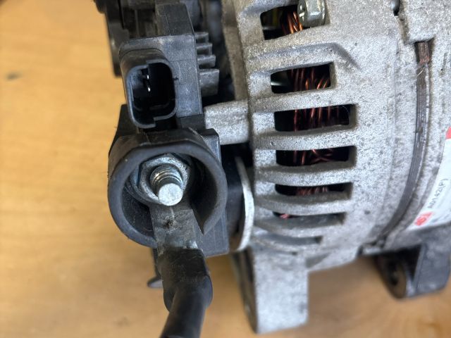 bontott CITROËN C4 Generátor