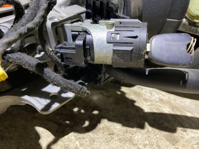 bontott CITROËN C4 Gyújtáskapcsoló Házzal