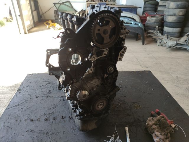bontott CITROËN C4 Motor (Fűzött blokk hengerfejjel)