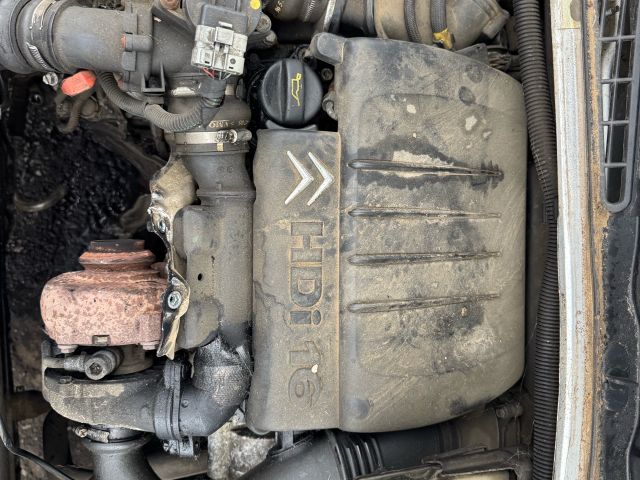 bontott CITROËN C4 Motor (Fűzött blokk hengerfejjel)