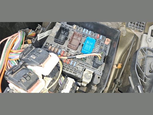 bontott CITROËN C4 Biztosítéktábla Motortér