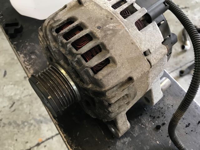 bontott CITROËN C4 Generátor