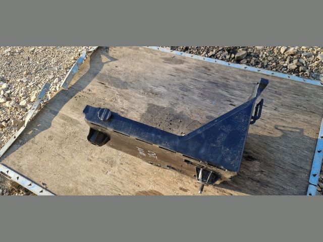 bontott CITROËN C4 Akkumulátor Tartó