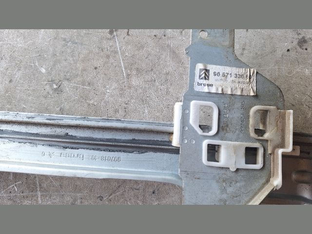 bontott CITROËN C4 Bal első Ablakemelő Szerkezet (Elektromos)