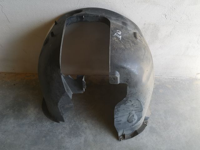 bontott CITROËN C4 Bal első Dobbetét (Kerékjárati, Műanyag)