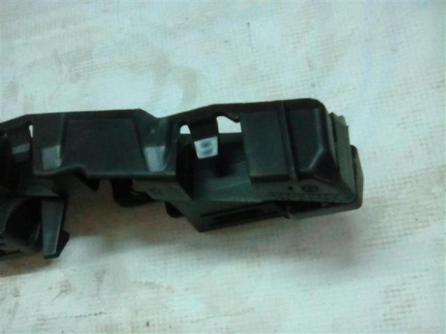 bontott CITROËN C4 Bal első Lökhárító Tartó (Műanyag)