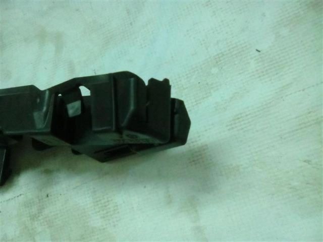 bontott CITROËN C4 Bal első Lökhárító Tartó (Műanyag)