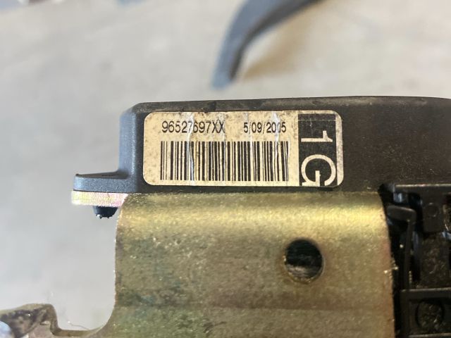 bontott CITROËN C4 Bal első Övfeszítő