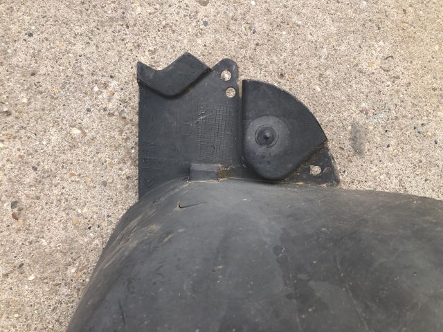 bontott CITROËN C4 Bal hátsó Dobbetét (Kerékjárati, Műanyag)