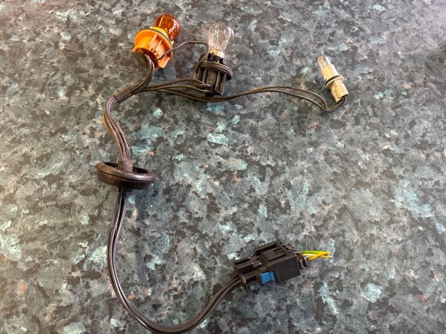 bontott CITROËN C4 Bal Hátsó Lámpa Foglalat