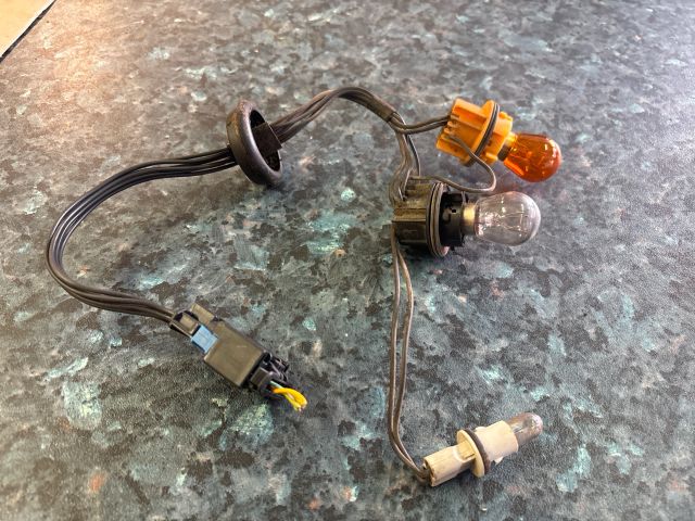 bontott CITROËN C4 Bal Hátsó Lámpa Foglalat